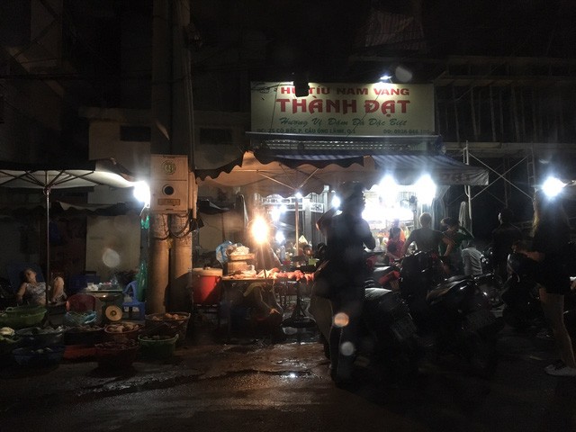 Ông Đoàn Ngọc Hải dẹp vỉa hè theo cách mới ảnh 1