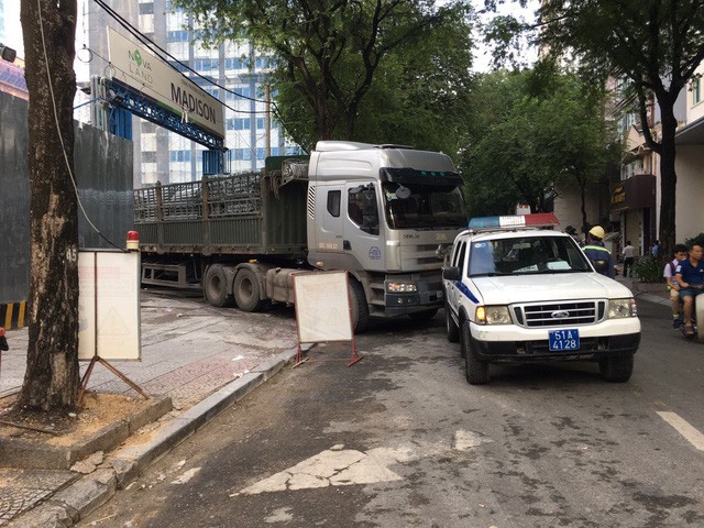 Ông Đoàn Ngọc Hải dẹp vỉa hè theo cách mới ảnh 3