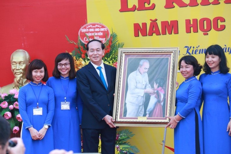 Chủ tịch nước Trần Đại Quang dự lễ khai giảng ở Trường Trưng Vương ảnh 3
