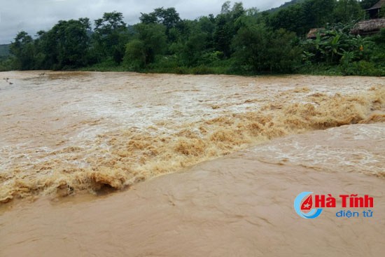 Hà Tĩnh: Lốc xoáy và lũ quét xuất hiện do ảnh hưởng từ cơn bão số 4 ảnh 4