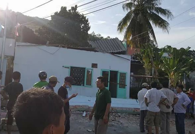 Vũng Tàu: Ban công bất ngờ đổ sập khiến 3 người tử vong, 1 cháu bé bị thương nặng ảnh 2