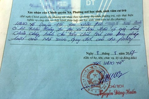 Hà Nội: Cán bộ xã phê bình trong lý lịch của tân sinh viên ảnh 1