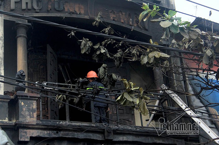 Vụ cháy ở Xuân Mai: CSGT kể lại giây phú sinh tử khi cứu 2 bé gái ảnh 4