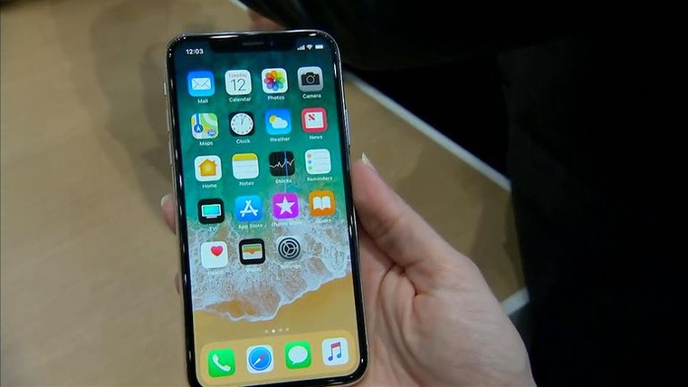 iPhone X chậm lên kệ để nhường đất cho iPhone 8 và 8 Plus ảnh 2