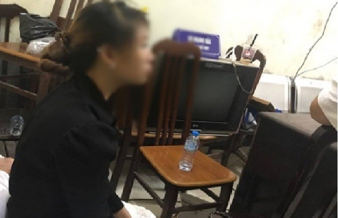 Triệu tập các đối tượng vụ lột đồ đánh nhau trên phố Hàng Mã ảnh 2