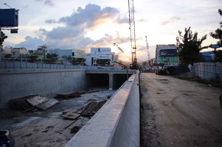 Chủ tịch Đà Nẵng: Thưởng nóng nếu hoàn thành hầm chui kịp phục vụ APEC ảnh 2