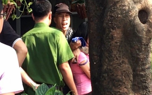 Toàn cảnh vụ dùng dao và súng khống chế nữ con tin tại Hà Nội ảnh 1