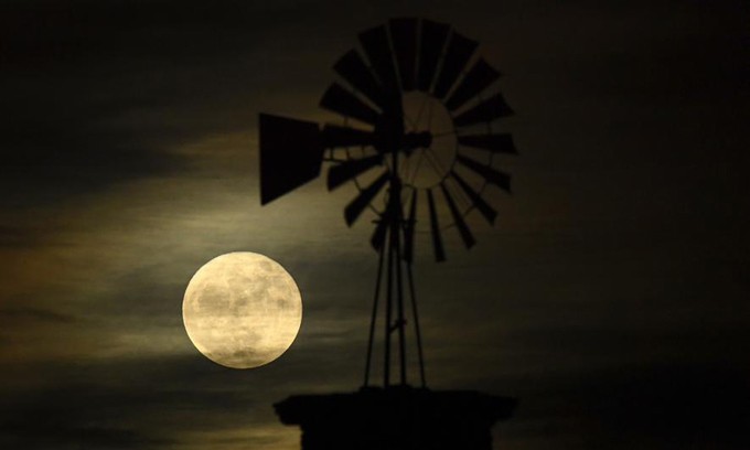 Cảnh tượng siêu trăng trên khắp thế giới tháng 12 ảnh 3
