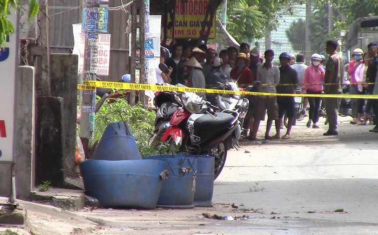 Vụ vợ chặt đầu chồng: Hung thủ khai do bị chồng cầm dao dọa giết trước ảnh 2