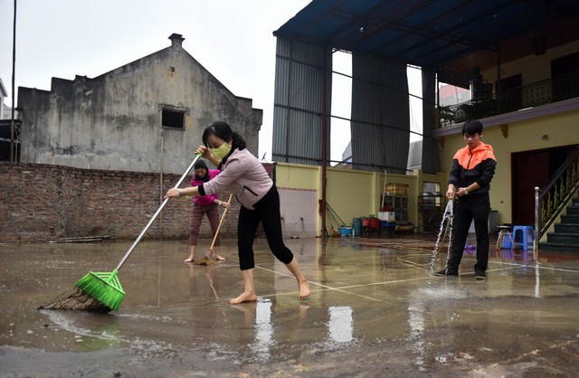 Người dân Quan Độ chưa hết bàng hoàng sau vụ nổ thảm khốc ảnh 5