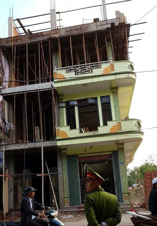 Tai nạn thương tâm: Đưa vợ con vào viện, người chồng bị thanh sắt rơi xuyên vào đầu ảnh 2