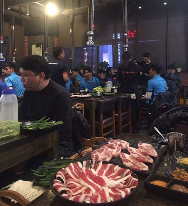 Thầy Park liên tục 'ghi điểm' trong lòng các học trò và truyền thông Việt Nam ảnh 2