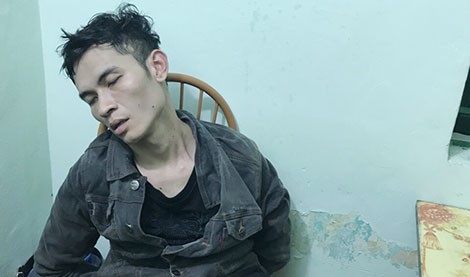 Lào Cai: Giải cứu thành công nữ con tin bị đối tượng dùng dao khống chế giữa đường ảnh 1