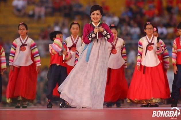 Thầy Park lại 'rơi lệ' trước tình cảm của người hâm mộ TP HCM ảnh 2