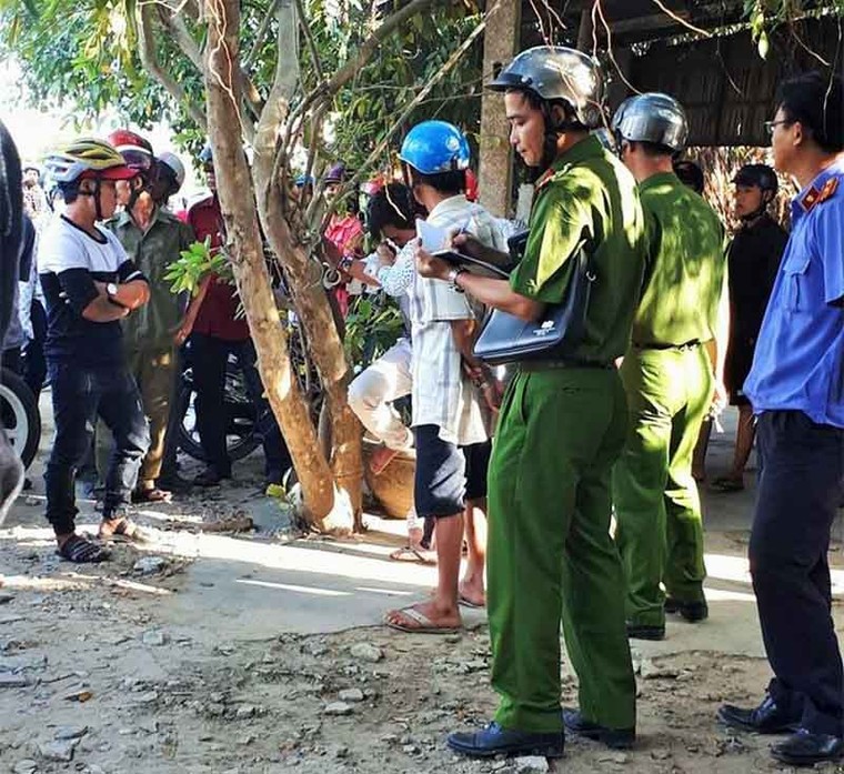 Bến Tre: Cầm dao đâm trọng thương 2 CSGT sau khi bị xử phạt ảnh 1