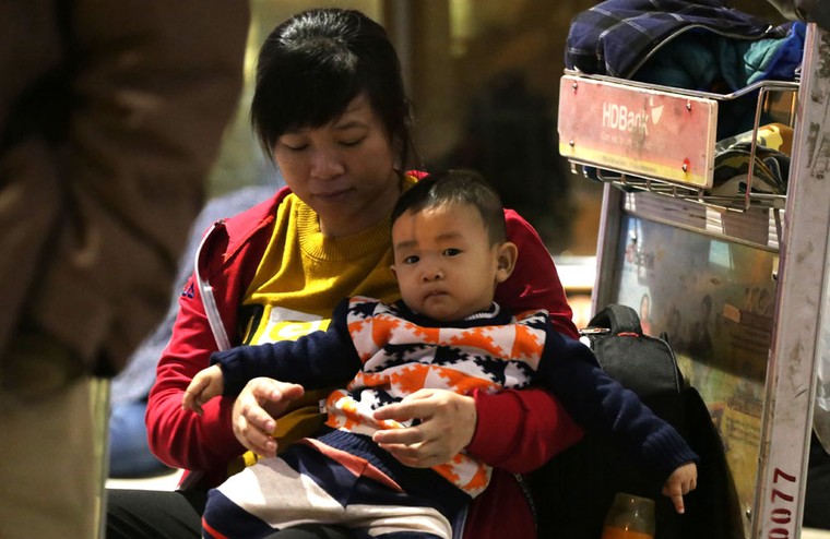 Các cửa ngõ ra vào Hà Nội và TP HCM 'thất thủ' ảnh 9