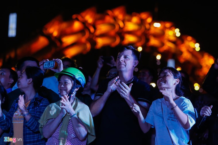 Chùm ảnh: Ngày đầu tiên của thủy thủ đoàn USS Carl Vinson tại Đà Nẵng ảnh 12