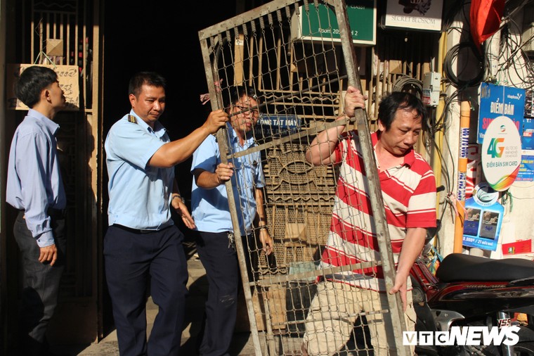 Ông Đoàn Ngọc Hải kiểm tra hệ thống PCCC quận 1: Từ nhắc nhở cho đến xử phạt, cưỡng chế ảnh 2