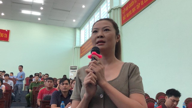 Người dân tòa nhà Carina xúc động khi gặp mặt các chiến sĩ PCCC ảnh 2