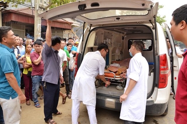 Đang thi công bờ kè, ba công nhân tử vong do sạt lở đất ảnh 3