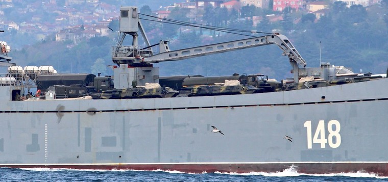 Nga điều động tàu chiến vận chuyển khí tài tới Syria ảnh 1