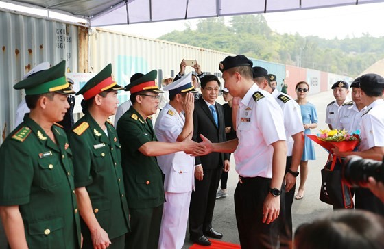 Tàu khu trục hiện đại nhất của Singapore cập cảng Tiên Sa ảnh 2