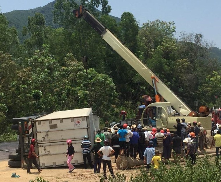 Tai nạn thảm khốc trên đèo Cù Mông khiến 2 người thiệt mạng ảnh 2