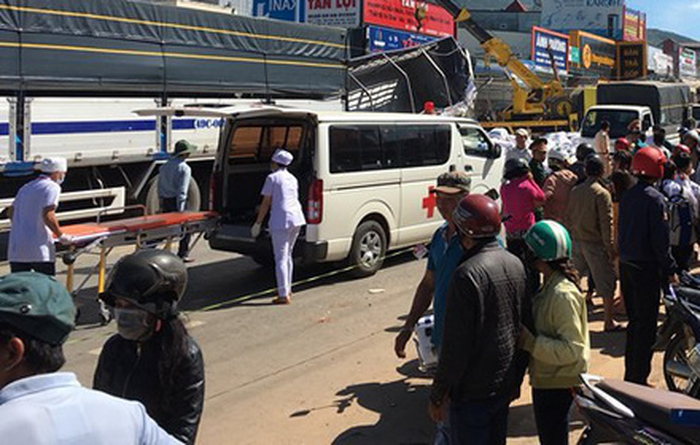 Lâm Đồng: Xe chở phân bón gây tai nạn liên hoàn khiến 5 người tử vong ảnh 2