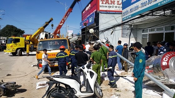 Lâm Đồng: Xe chở phân bón gây tai nạn liên hoàn khiến 5 người tử vong ảnh 3