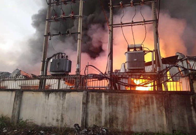 130 người dập tắt hỏa hoạn tại công ty sản xuất khăn lạnh ảnh 4