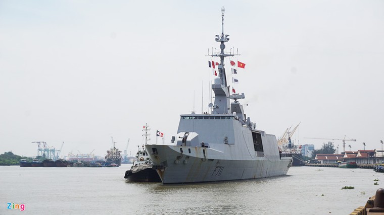 Cận cảnh hai tàu chiến Pháp cập cảng tại Việt Nam ảnh 3