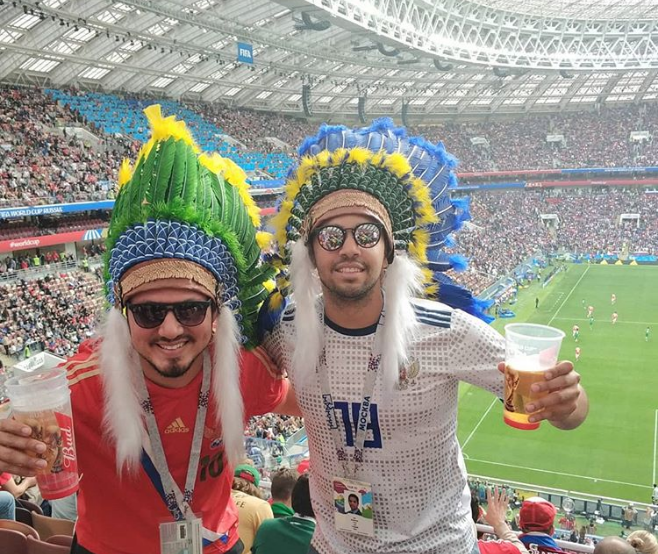 [Chùm ảnh]: Hàng nghìn người mở tiệc chào đón World Cup trên đường phố Moscow ảnh 1