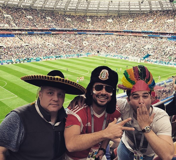 [Chùm ảnh]: Hàng nghìn người mở tiệc chào đón World Cup trên đường phố Moscow ảnh 2