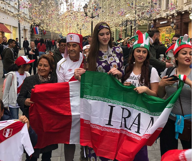 [Chùm ảnh]: Hàng nghìn người mở tiệc chào đón World Cup trên đường phố Moscow ảnh 5