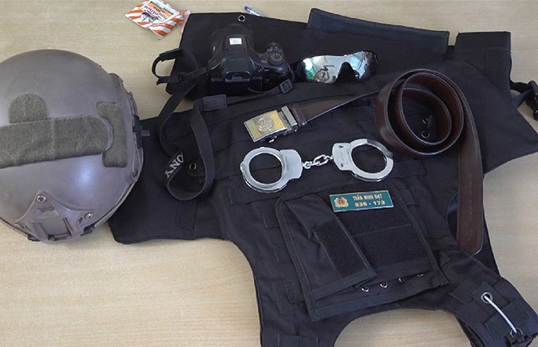 Bắt giữ đối tượng giả danh CSCĐ kích động đám đông ảnh 1