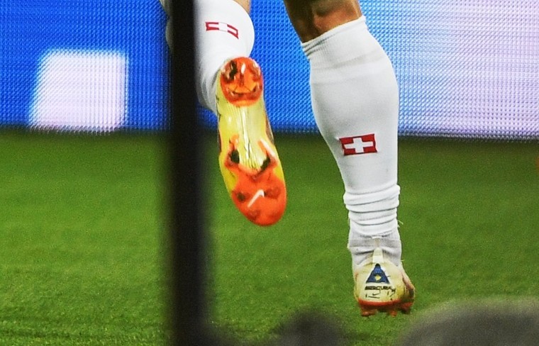 Xhaka và Shaqiri bị FIFA 'sờ gáy' do có hành vi ăn mừng phi thể thao ảnh 2