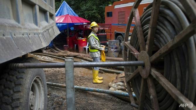 Người nông dân Thái Lan sẵn sàng hy sinh để giải cứu đội bóng ảnh 1