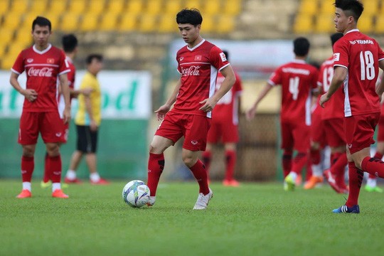 Đội tuyển Olympic Việt Nam: Thành Chung gặp chấn thương khi tập luyện ảnh 1