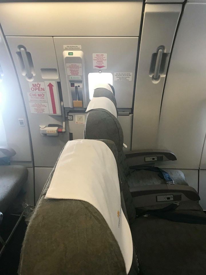 Đại diện Vietnam Airlines bác tin hãng lắp thêm ghế tại cửa thoát hiểm ảnh 1