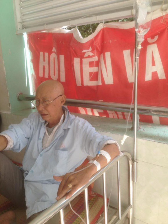 Nghệ sĩ Lê Bình đang chống chọi với căn bệnh ung thư phổi ảnh 1