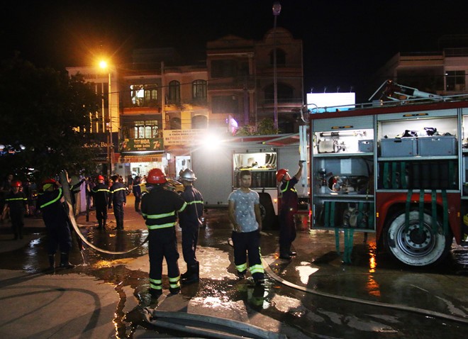 Hỏa hoạn tại bệnh viện Đà Nẵng, hàng trăm người bệnh phải sơ tán ảnh 1