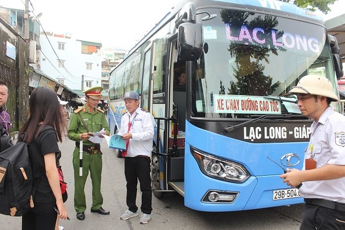 Hà Nội: Người dân tất bật ra bến xe trước thềm kỳ nghỉ lễ Quốc khánh ảnh 3