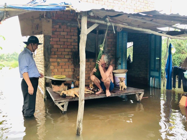 Người dân ĐBSCL khốn khổ vì triều cường ảnh 4