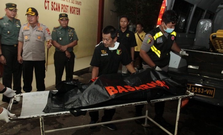 Tổng thống Indonesia yêu cầu lực lượng cứu hộ 'không ngừng' tìm kiếm máy bay JT610 ảnh 2