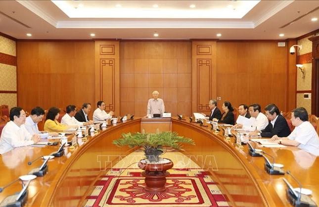 Dứt khoát không đưa vào quy hoạch những người có biểu hiện suy thoái ảnh 1