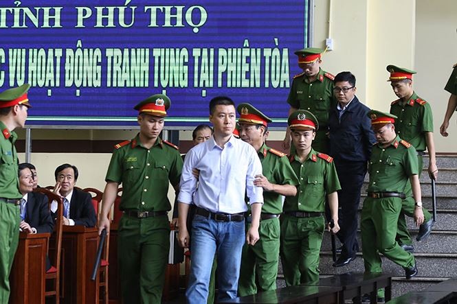 Bị cáo Phan Văn Vĩnh trả lời sai câu hỏi, từ chối công bố bản án lên mạng ảnh 2