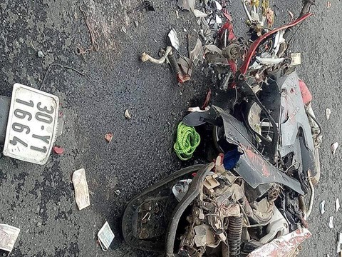 Lật thùng hàng container, hai người đi xe máy tử vong tại chỗ ảnh 1