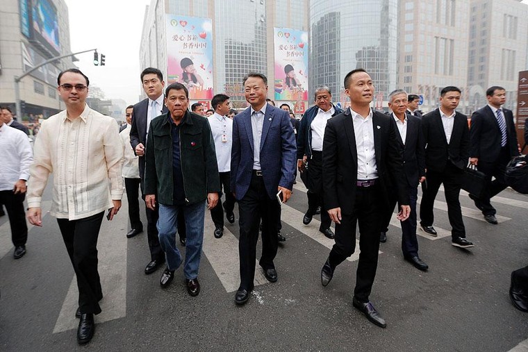 Cố vấn Trung Quốc đóng vai trò bước ngoặt trong chính sách đối ngoại của Tổng thống Philippines ảnh 1