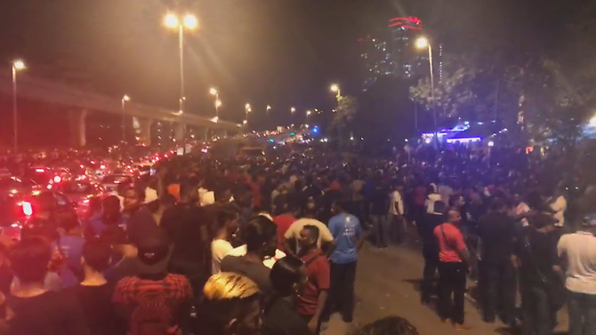 Malaysia: Bạo động bùng phát bên ngoài ngôi đền Hindu tại thành phố Subang Jaya ảnh 1