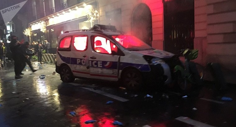 Bạo động khiến hàng trăm người bị thương, chính quyền Paris họp khẩn ảnh 1